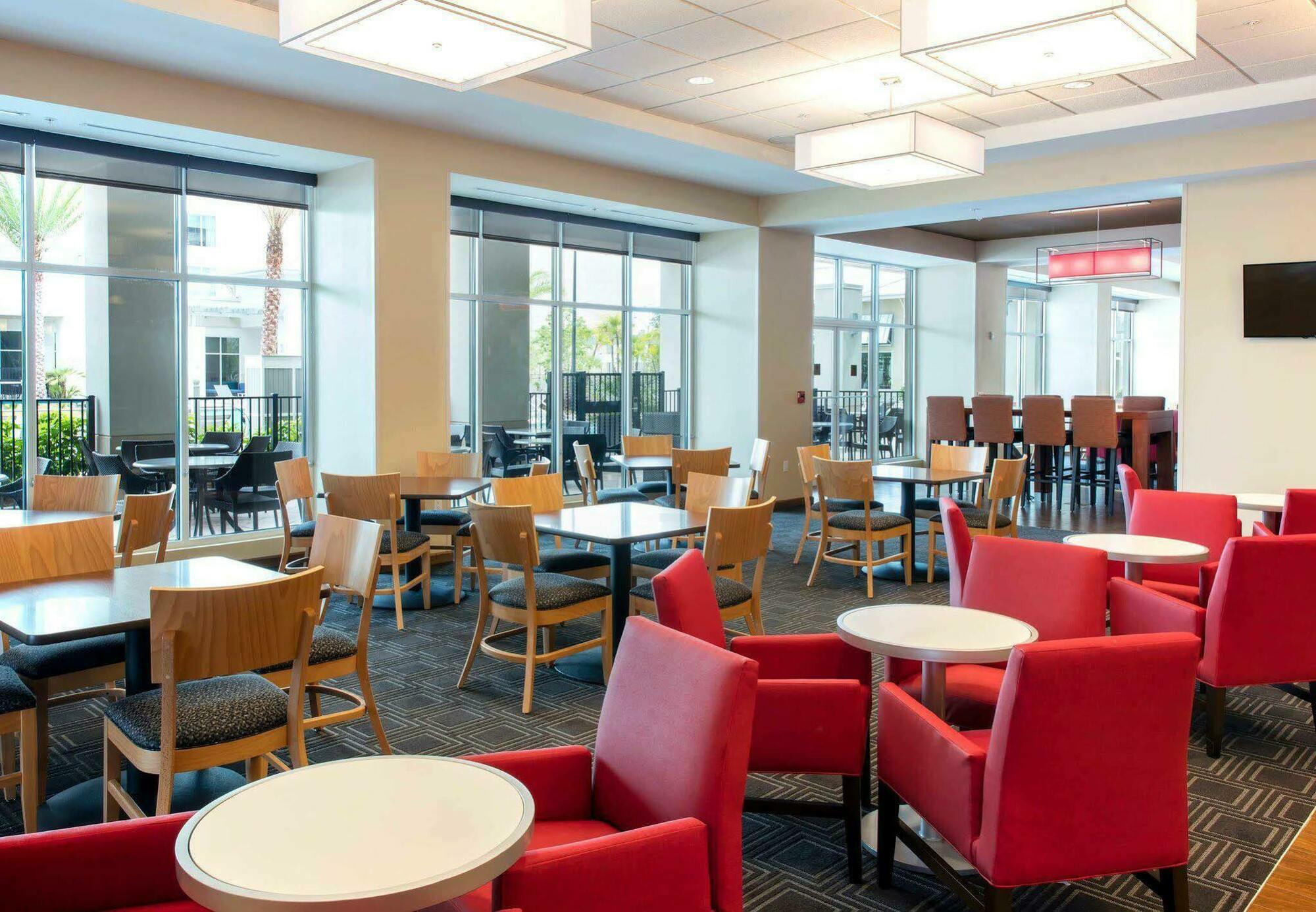 Towneplace Suites Orlando At Flamingo Crossings Town Center/Western Entrance Bay Lake Екстериор снимка